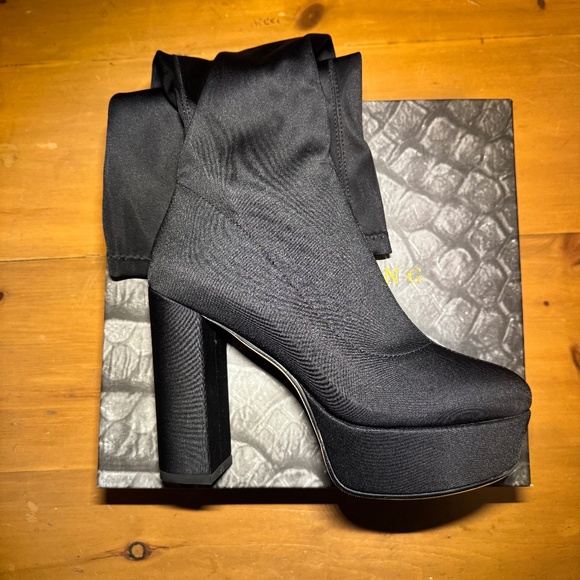 AZALEA WANG - BLACK THIGH HIGH BOOTS- SIZE 9/10 - Picture 6 of 9